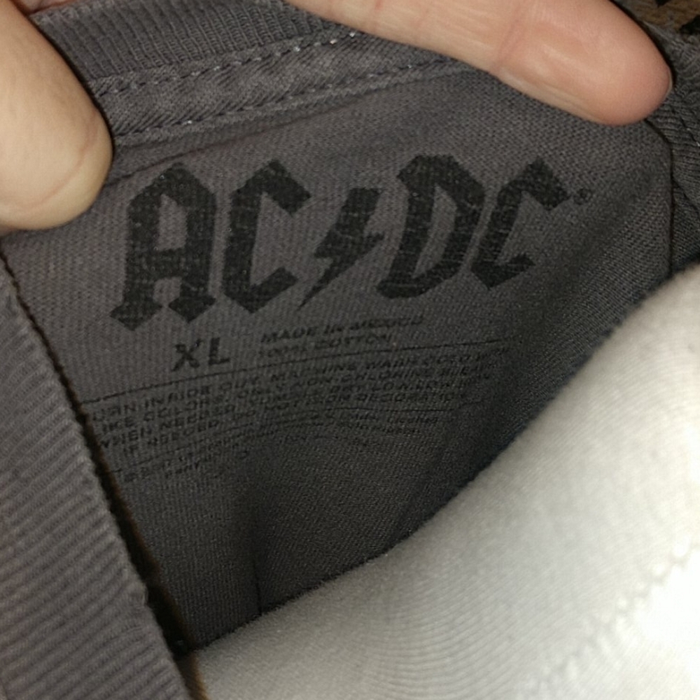 AC ⚡DC Band T-shirt - Picture 4 of 4